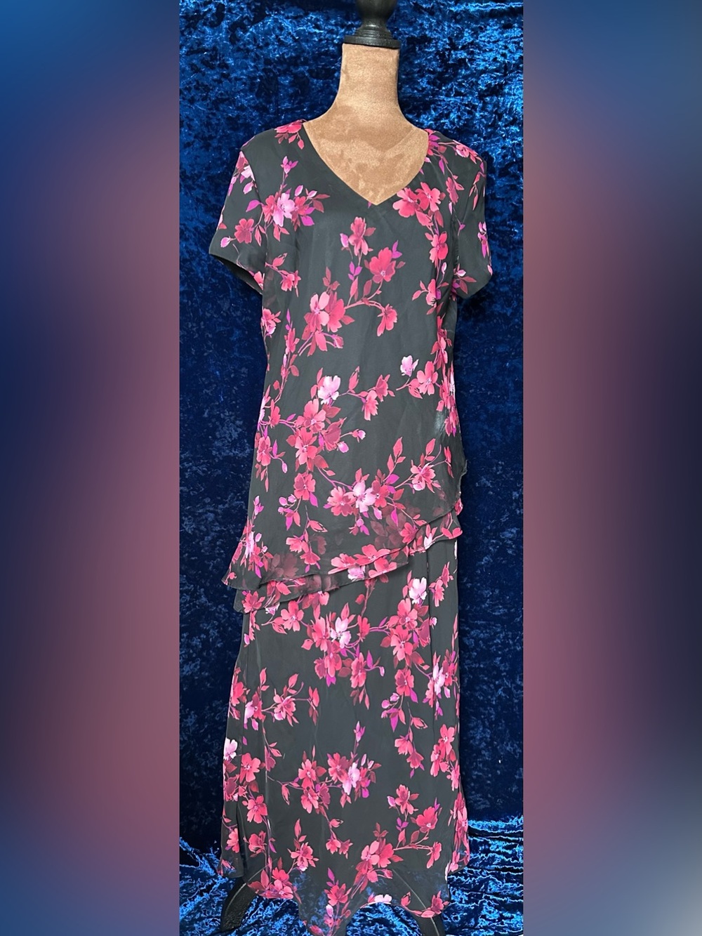 Miss Dorby Women’s Black Floral Two-Piece Dress Set with Burgundy Blossoms